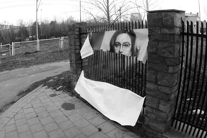 The public is not satisfied with the attitude of the Polish government. But he has no voting rights, so he expresses it in a different way.