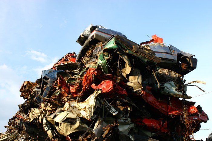 Abandoned cars in Poland - photo Brux