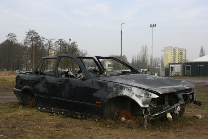 Abandoned cars in Poland - photo Brux